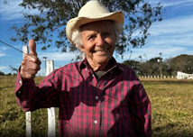 PANTANEIRO RAIZ:  Idoso de 102 anos faz de tudo como se fosse um jovem 