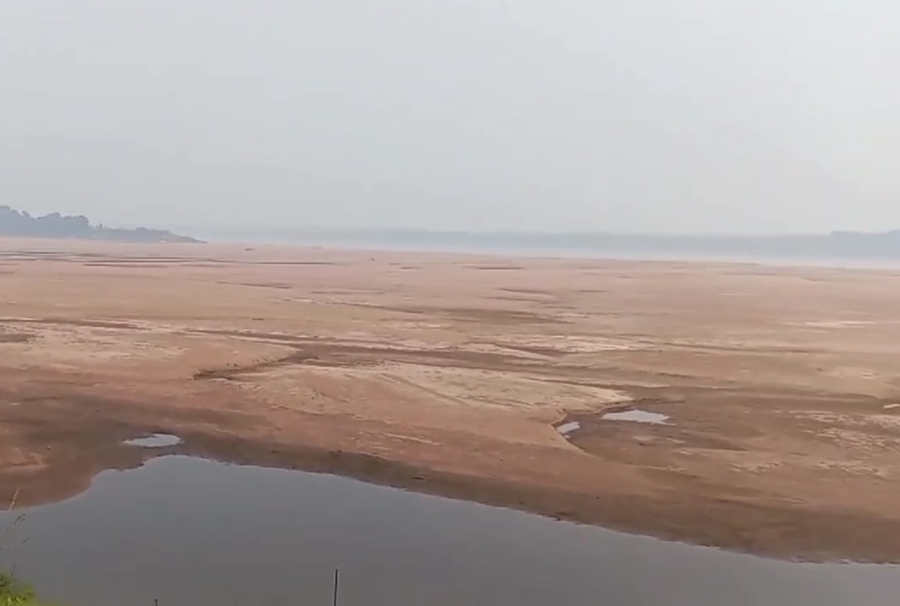 VEJA O VÍDEO: Leito do rio Madeira é tomado por blocos de areia