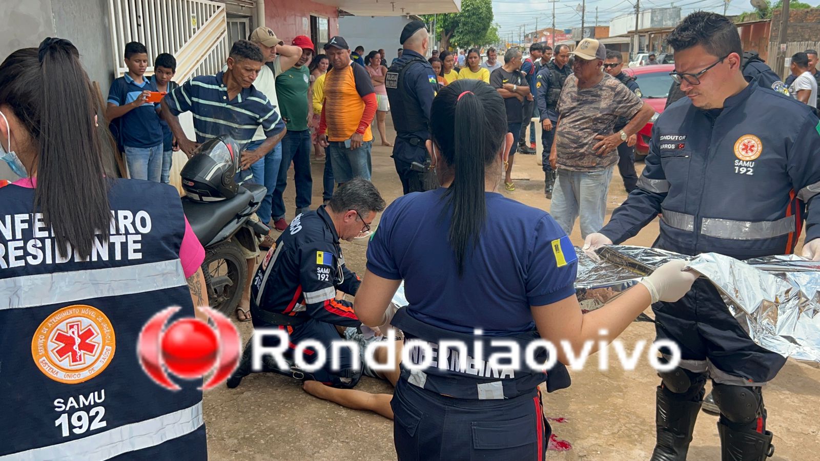 URGENTE: Jovem é executado a tiros na frente de barbearia