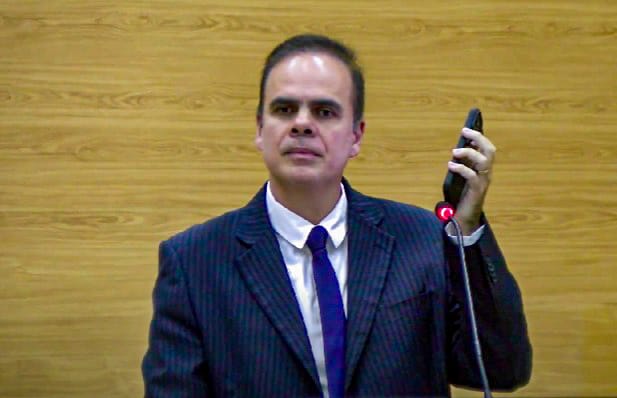 ALAN QUEIROZ: Deputado cobra soluções urgentes para a saúde em RO