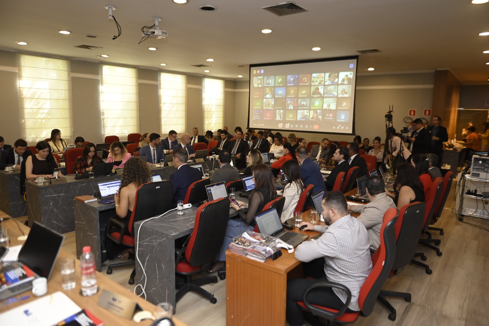 MORALIDADE: Conselho da OAB-RO mantém exclusão de advogado por crime infamante