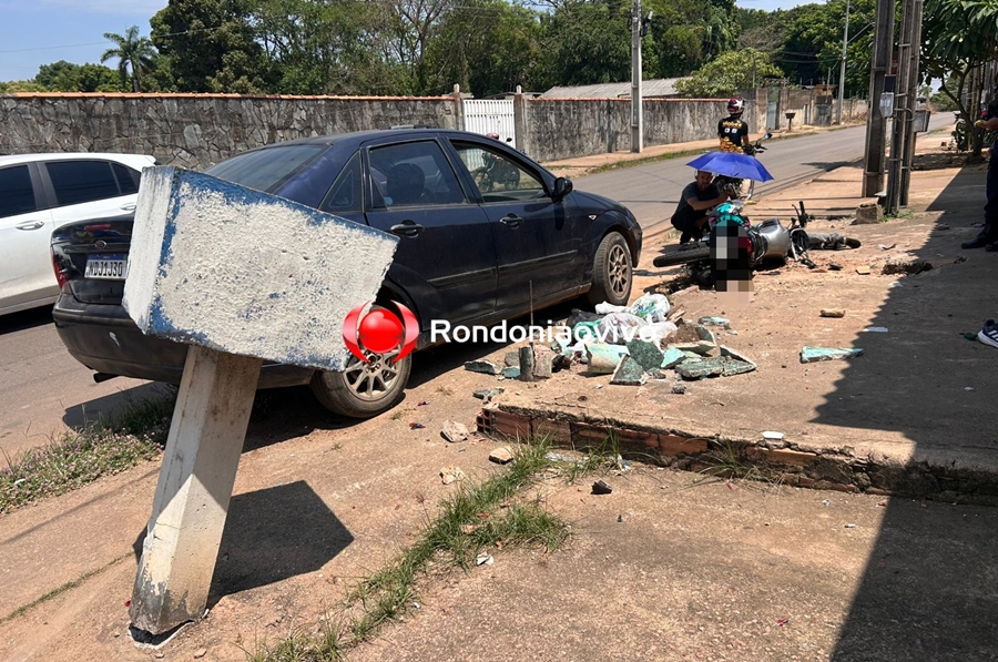 URGENTE: Motociclista bate em lixeiras  e carro ao empinar veículo e perder controle 