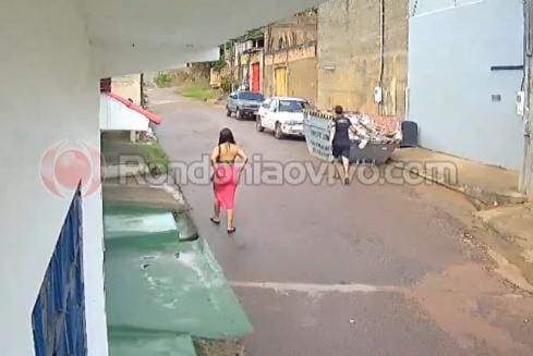 VÍDEO: Mulheres são flagradas jogando filhotes de gato em caçamba de entulhos