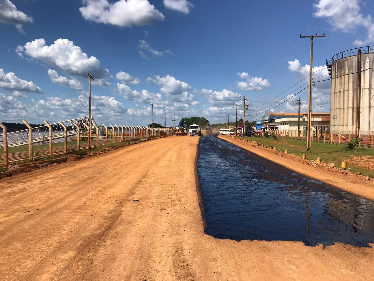 SERVIÇOS: Mais um quilômetro da Estrada do Belmont é asfaltado pelo Governo