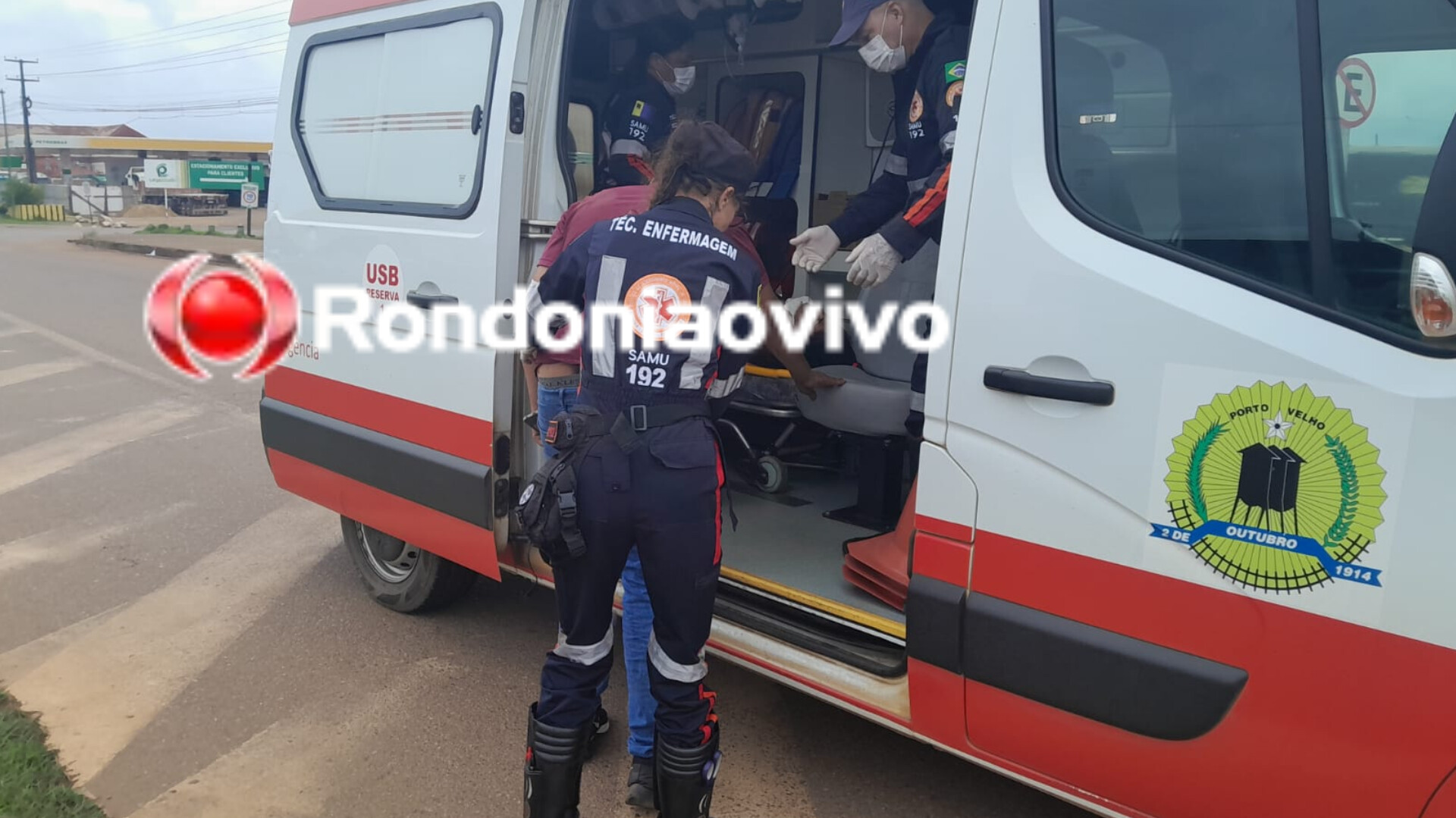ACIDENTE: Casal sofre queda de moto após passar por quebra-molas na Rua da Beira 