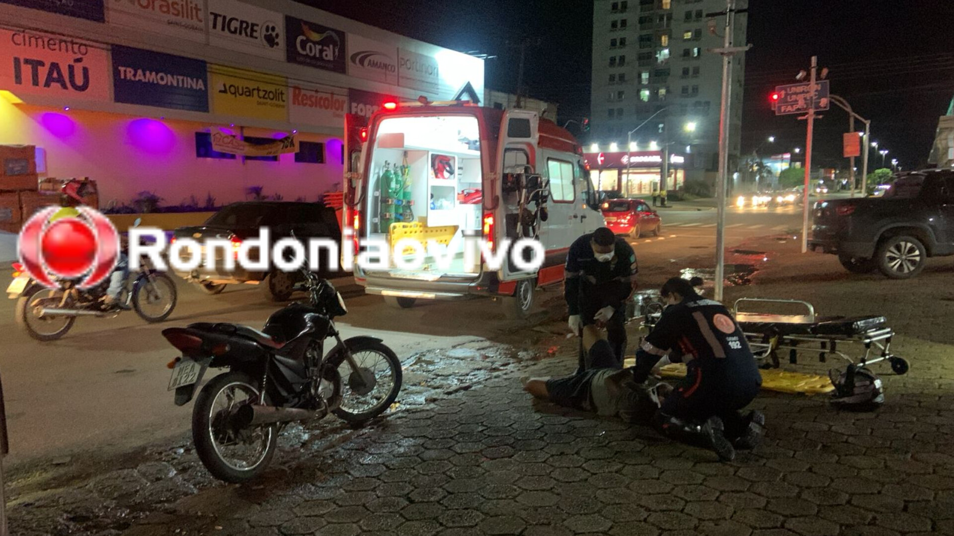 NA RIO DE JANEIRO: Colisão de moto com caminhonete Toro deixa homem com ferimentos 