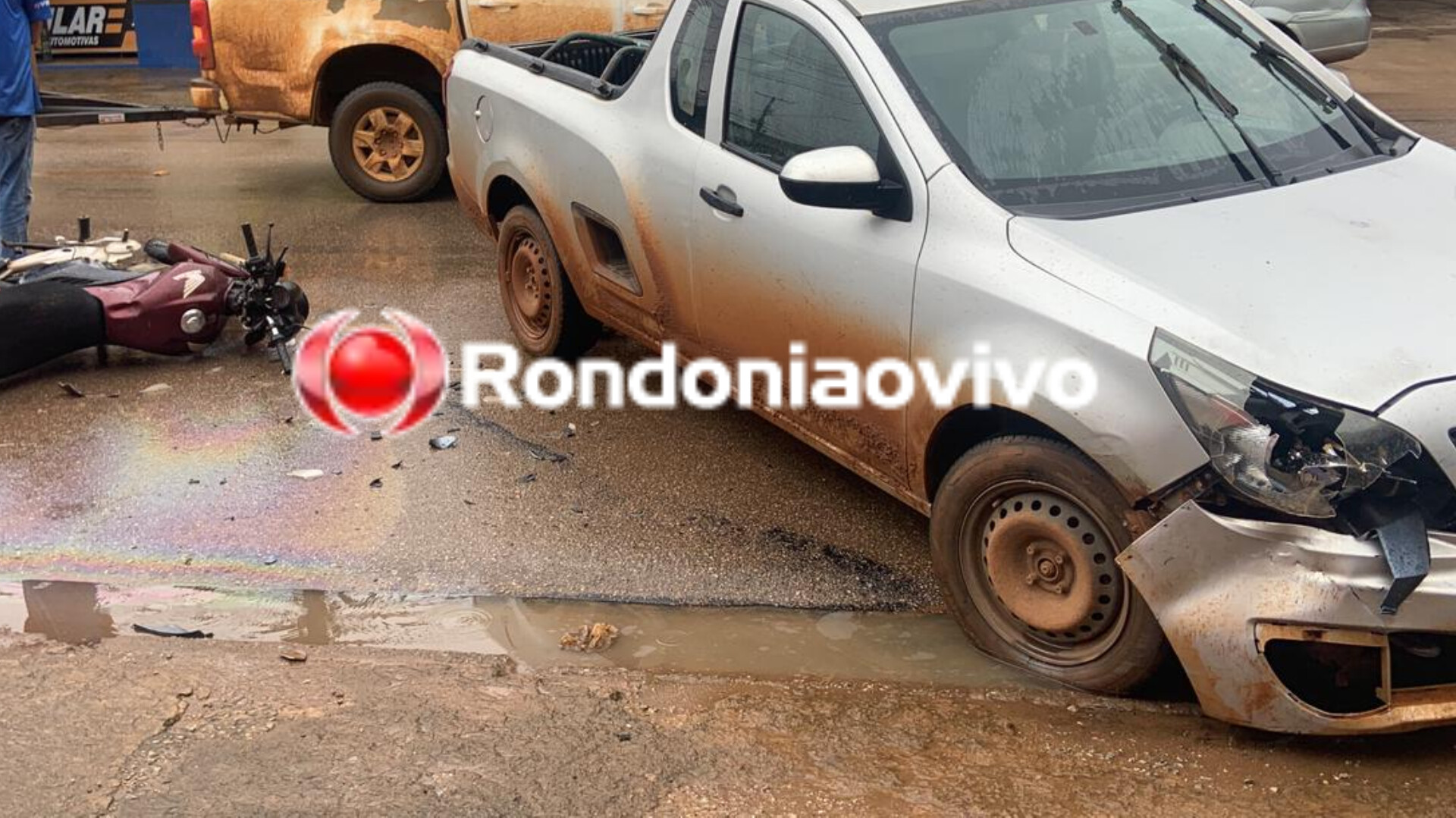 FRATURA: Motoboy quebra a perna após bater em carro na zona Sul de Porto Velho