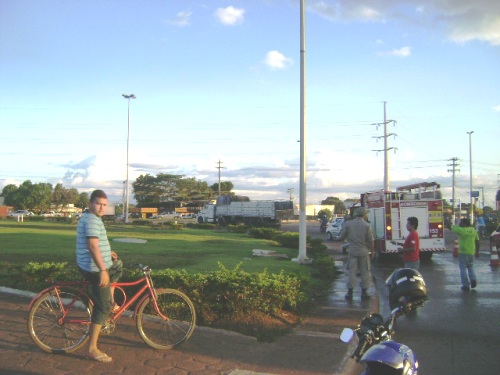 Incêndio em novas luminárias da Jorge Teixeira  assusta motoristas -  Confira fotos