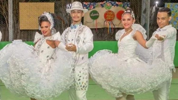 JUCADIRO: Agremiação leva o sertão nordestino para a Flor do Maracujá