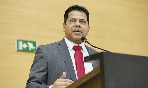 CONSTITUIÇÃO: Jair Montes alerta para as altas taxas cobradas no  Detran