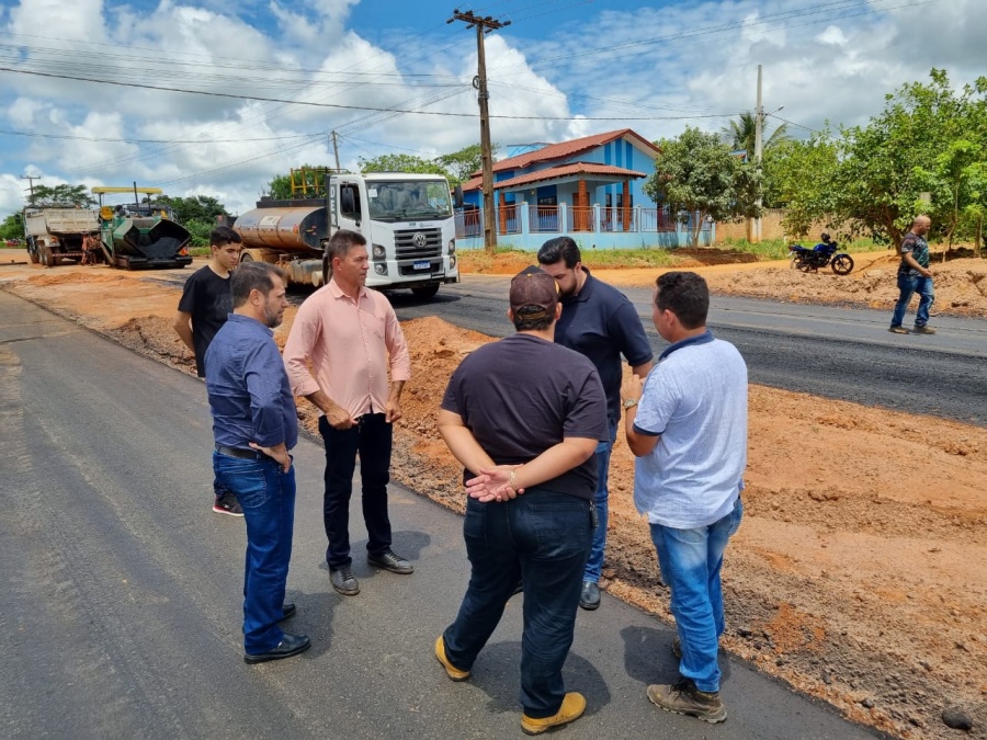 SERVIÇOS: Jean Oliveira e o prefeito Dena visitam obras em Alto Alegre dos Parecis
