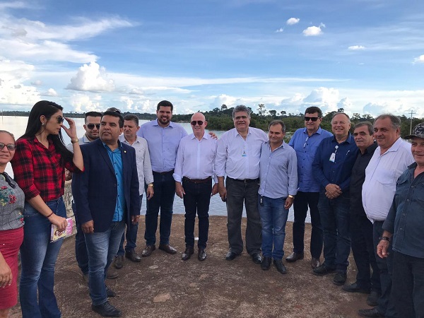 RECUPERAÇÃO: Jean Oliveira participa da assinatura para início da obra na ponte do Rio Jamari