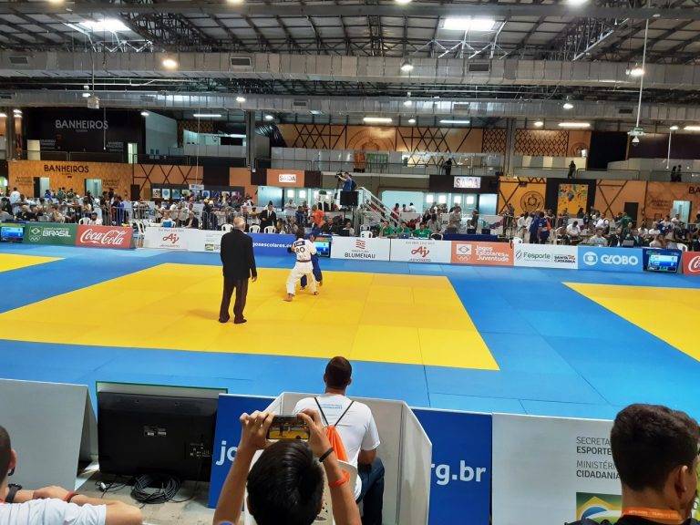 DESPORTO ESCOLAR: Judoca com deficiência auditiva incentiva pessoas com deficiências no esporte