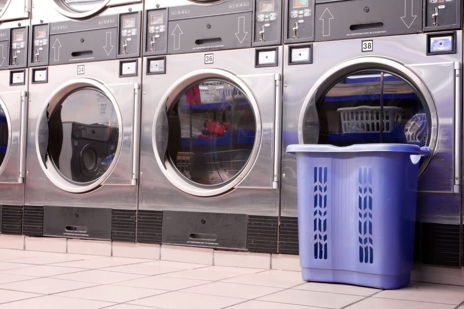 HOMENS E MULHERES: Governo Federal quer criar lavanderias comunitárias nas cidades brasileiras