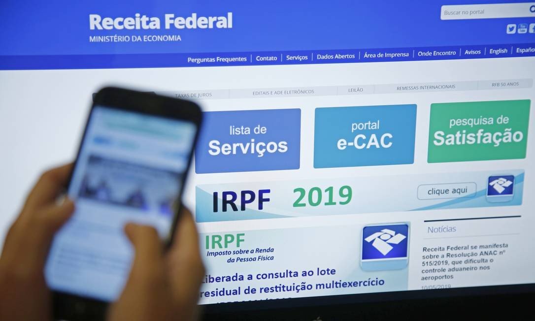 LEÃO: Contribuinte na malha fina pode contestar valores pela internet