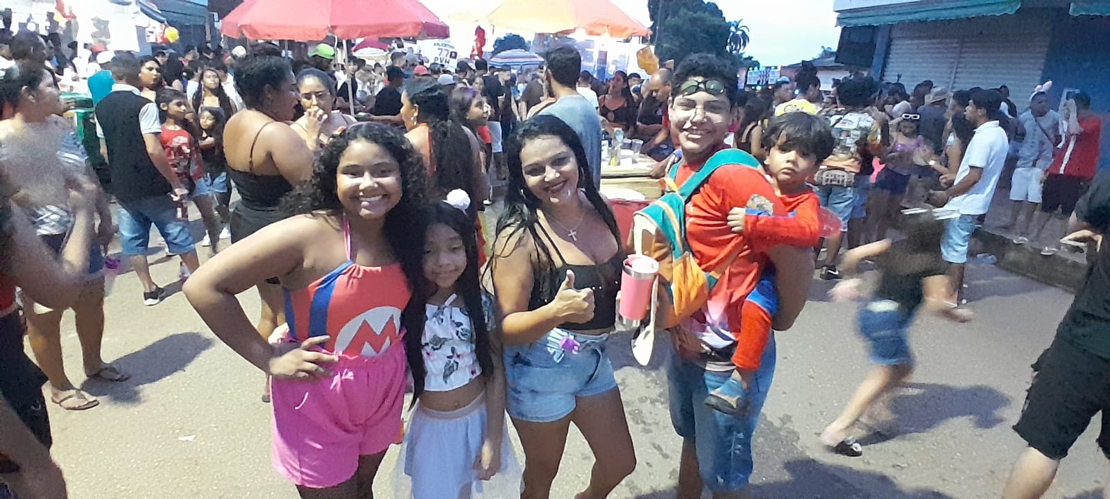 CARNAVAL DA PAZ: Leste Folia leva 15 mil pessoas às ruas da zona Leste e fomenta a cultura e o turismo