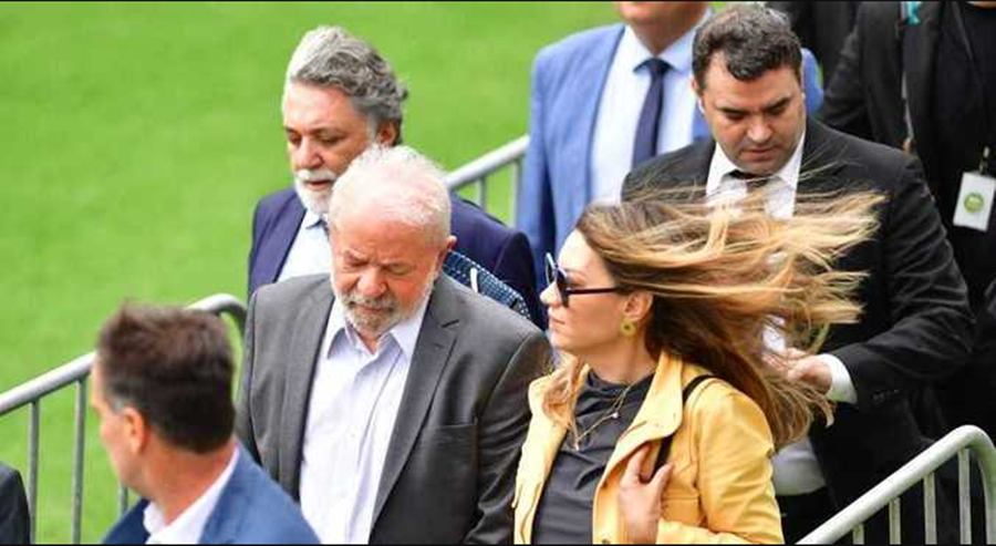 HOMENAGEM: Presidente Lula vai à São Paulo participar do velório de Pelé