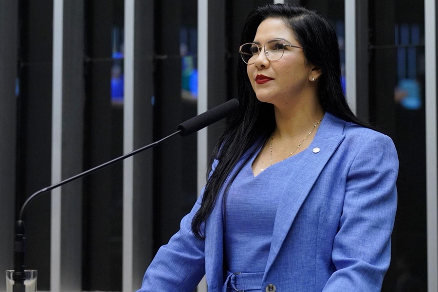 CRISTIANE LOPES: Deputada vota a favor de isenção do imposto de renda para quem ganha até R$ 5 mil