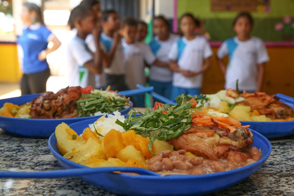 ASSISTÊNCIA: Alunos da rede estadual de ensino recebem 2ª parcela do cartão alimentação