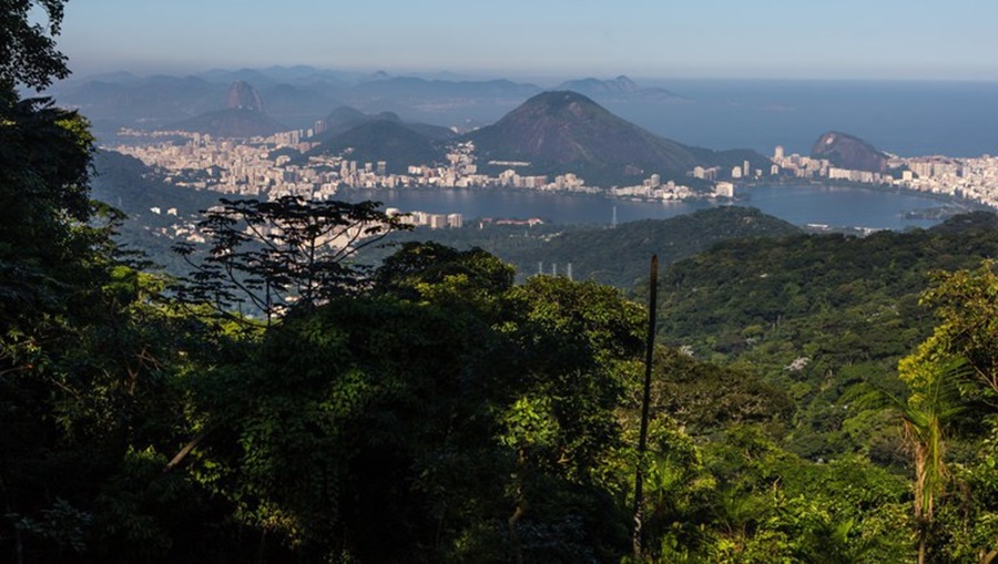 CAMINHAR: Conheça as principais trilhas brasileiras para aproveitar a estação