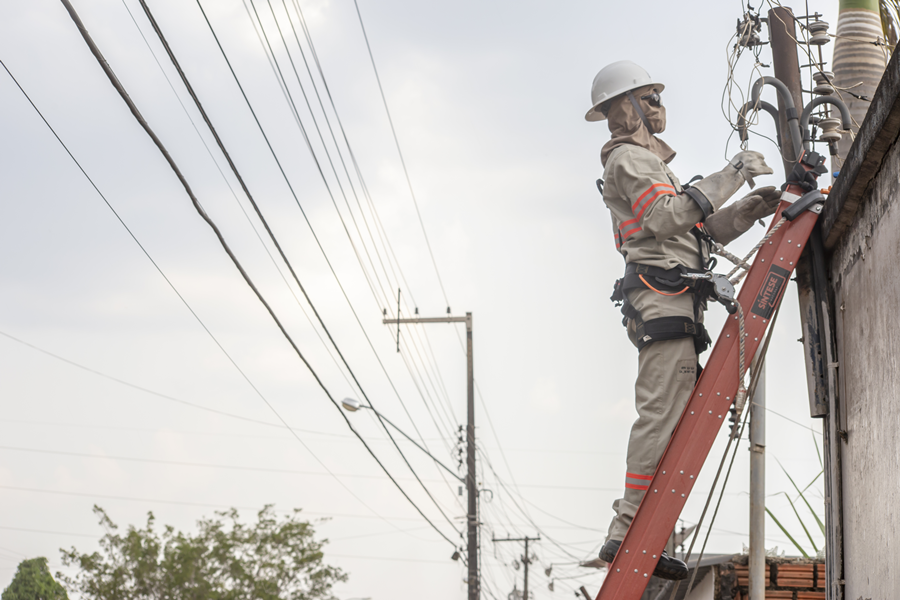 SERVIÇOS: Energisa investe em Candeias do Jamari e melhora a qualidade da energia no município