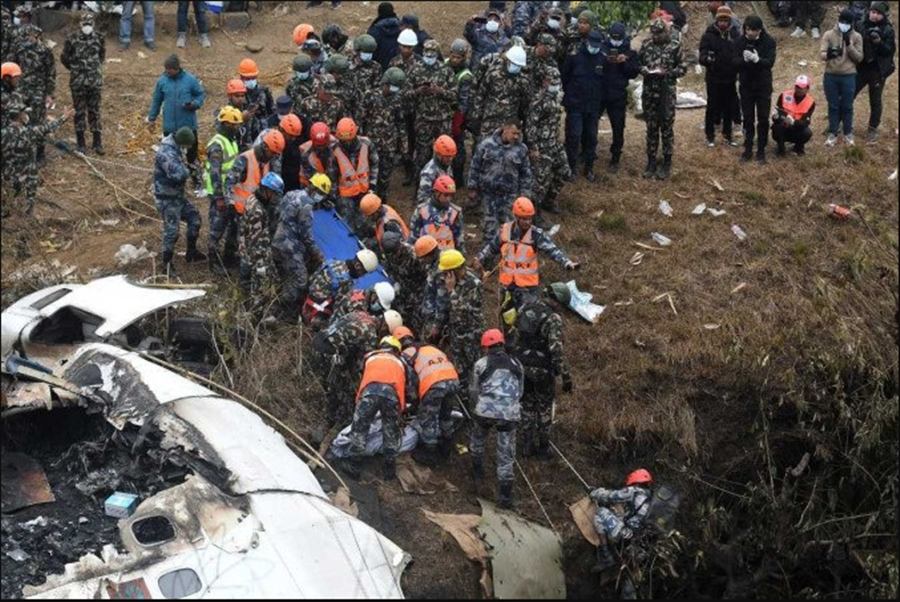 TRAGÉDIA: Queda de avião no Nepal deixa ao menos 68 mortos