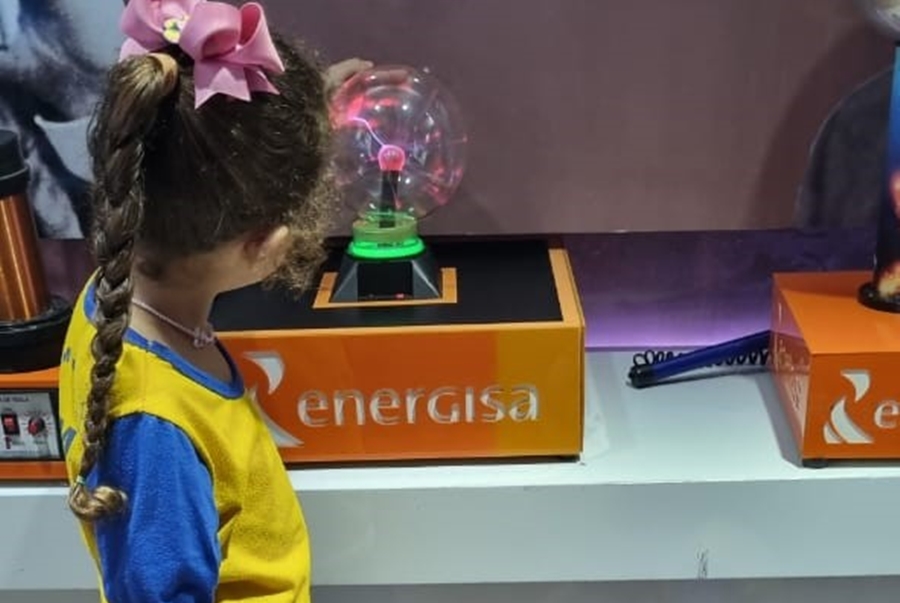 PALESTRAS: Cerca de 400 estudantes recebem informações do Projeto Nossa Energia