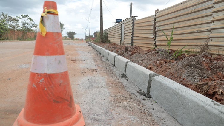 URBANISMO: Prefeitura mantém obras de infraestrutura em 18 bairros