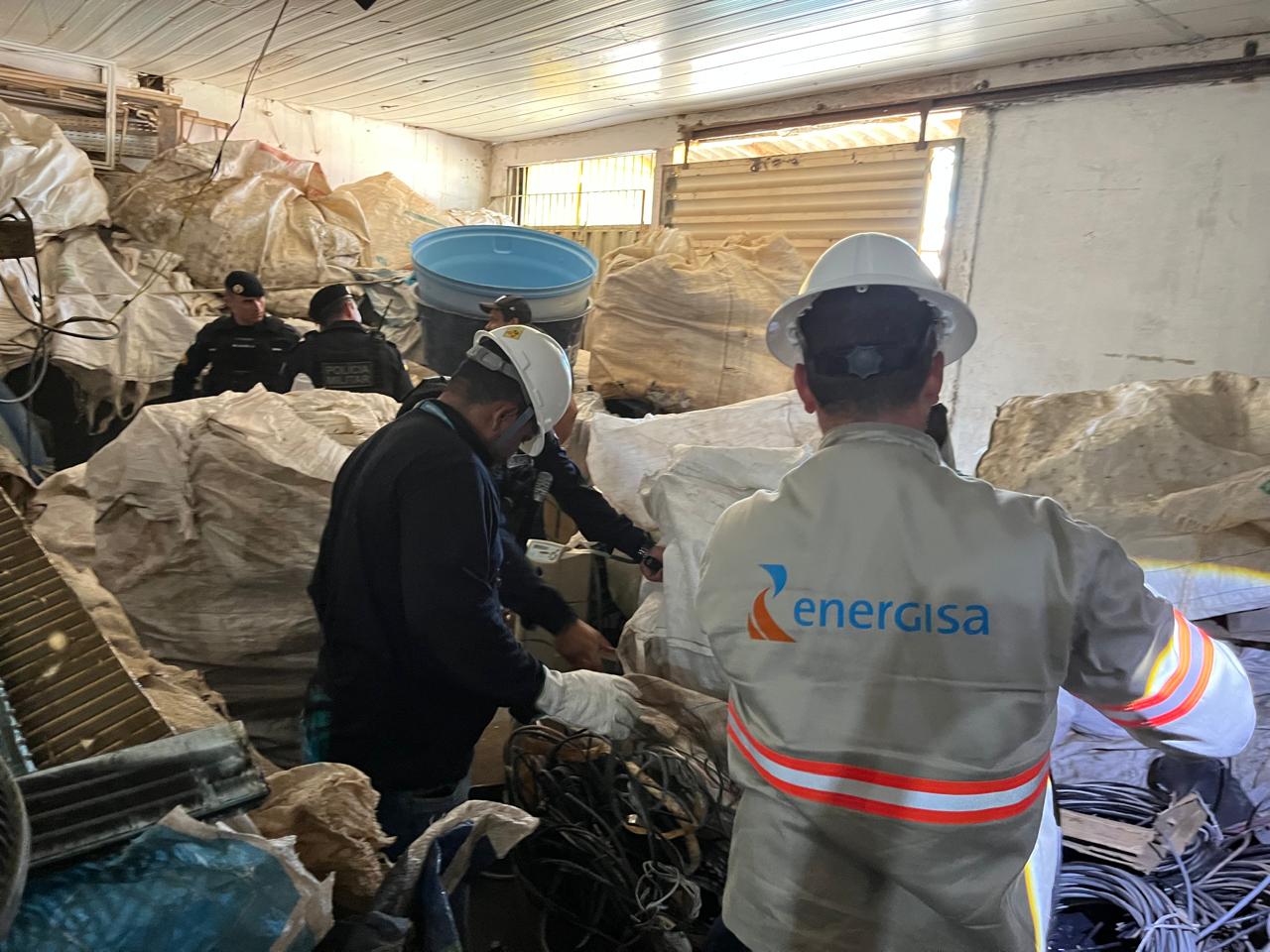 'FIO DESENCAPADO': Operação apreende mais de 1 km de fios furtados