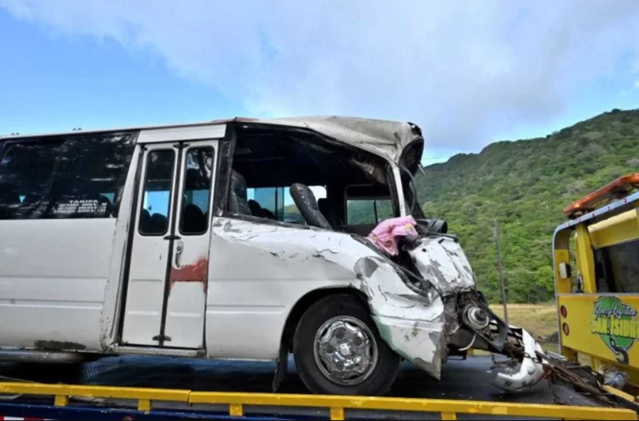 Sobe para 9 número de mortes em acidente com ônibus de fiéis em
