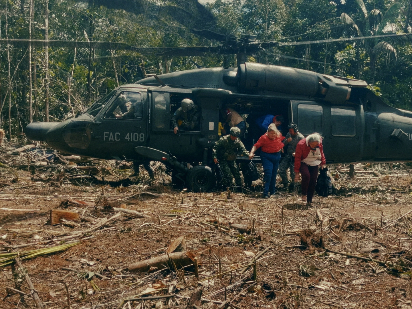 PERDIDOS NA AMAZÔNIA: Documentário mostra como a sabedoria indígena salvou 04 crianças perdidas na floresta