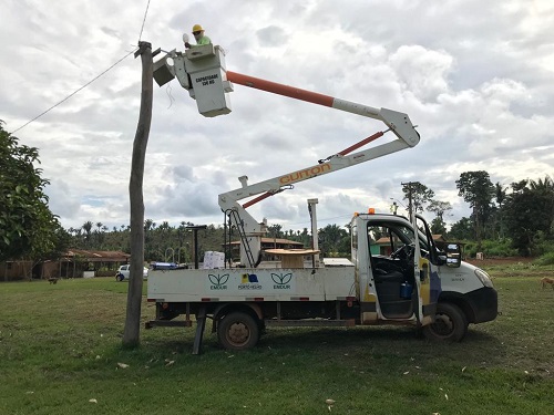 PROLUZ: Moradores comemoram iluminação da comunidade Pé de Galinha