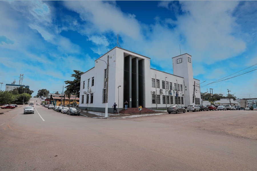 FERIADO: Prefeitura decreta ponto facultativo na sexta (13) em órgãos públicos municipais