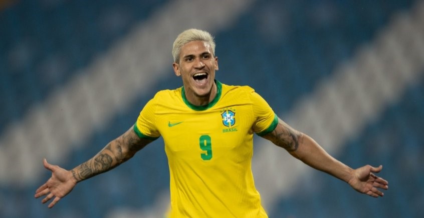 EMPOLGAÇÃO: Torcedor sabia da vitória do Brasil contra Suíça na segunda (28)