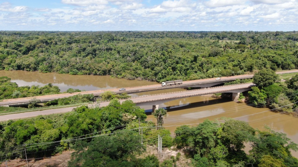 OBRAS: Chegam parte das peças necessárias para recuperação de ponte sobre rio Candeias