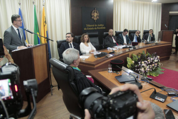 GOVERNANÇA: Cerimônia marca a transmissão de comando do governo de RO ao presidente do TJRO