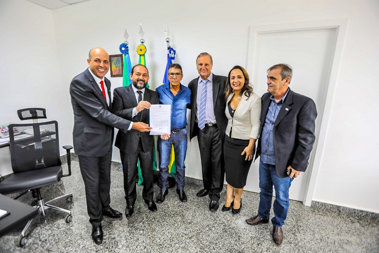 NOVA UNIÃO: Laerte Gomes garante R$ 200 mil para Associação de Produtores Rurais