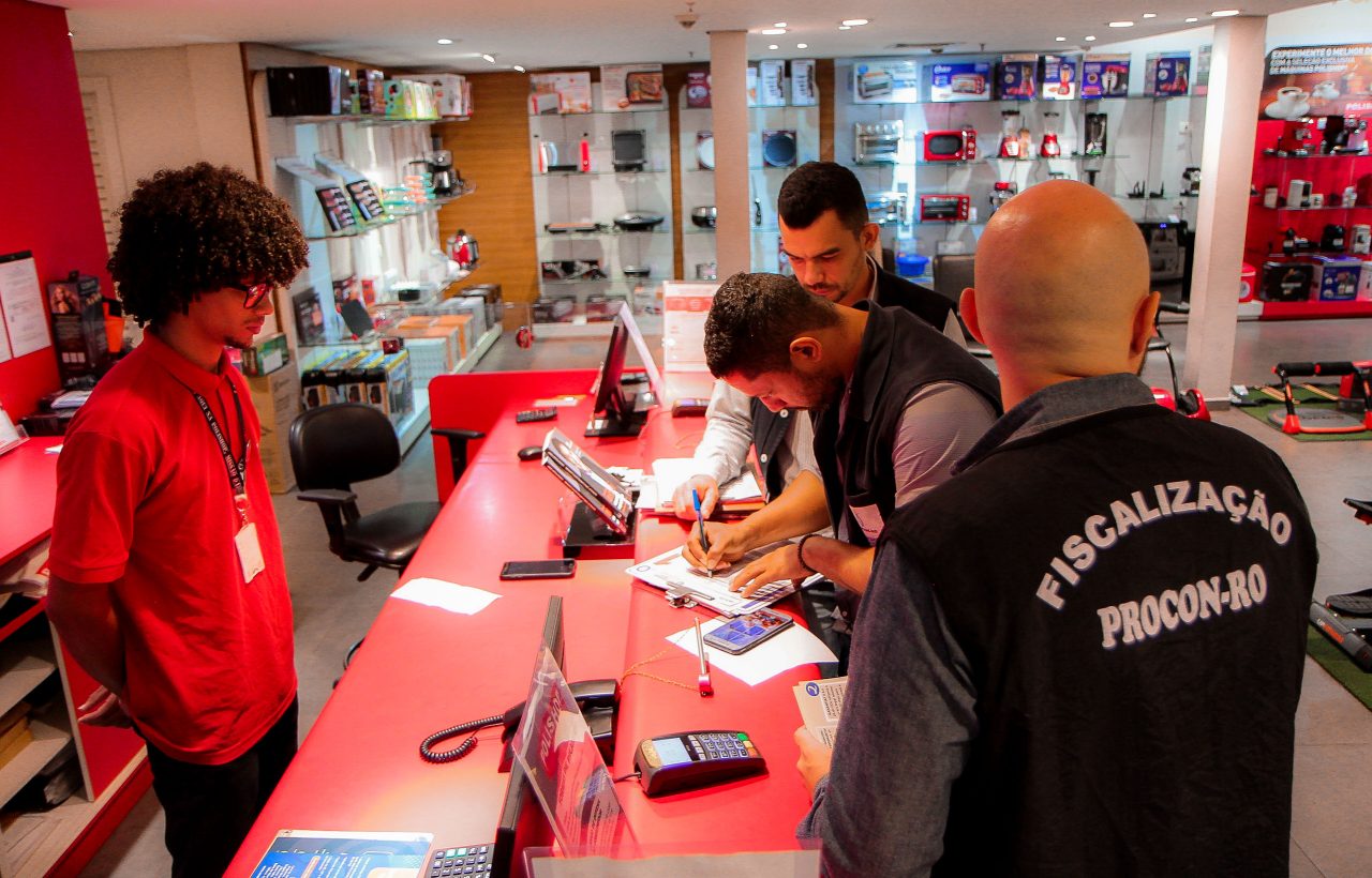 BLACK FRIDAY: Procon orienta lojistas sobre as regras de proteção contra a Covid-19 