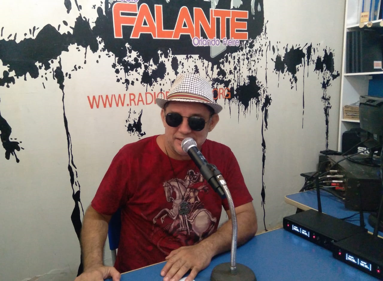 MÚSICA: Cantor rondoniense, sucesso na Argentina, é entrevistado na Rádio Falante