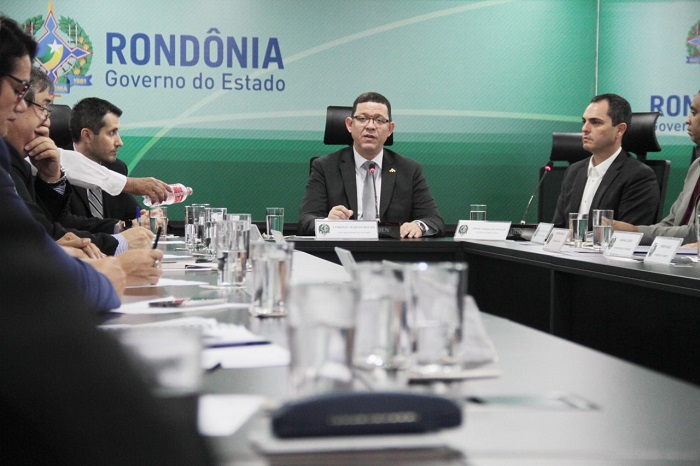 AEROPORTO: Marcos Rocha discute medidas para avançar alfandegamento em RO