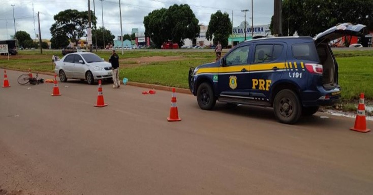 NÃO RESISTIU: Idoso morre após ser atingido por carro enquanto pedalava de bicicleta