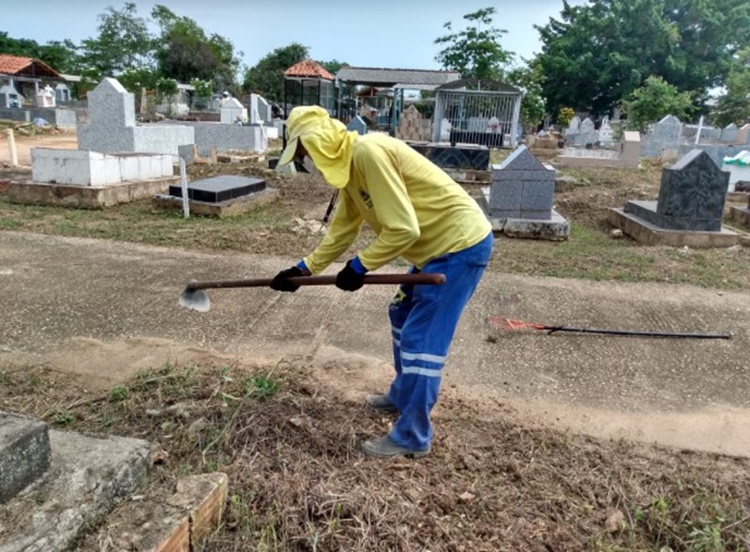 SANTO ANTÔNIO: Cemitério recebe serviço básico de limpeza em Porto Velho