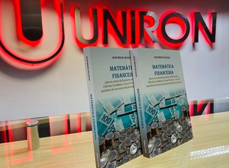 ARSENAL: UNIRON recebe doação livros de ex-professor