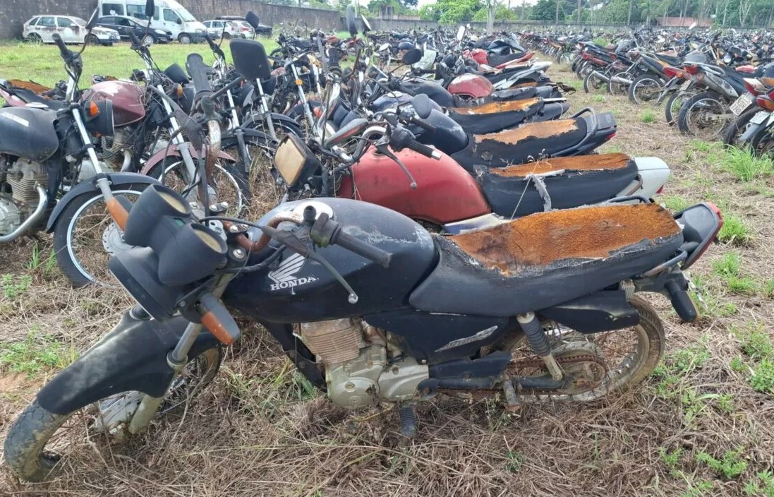 FERRO VELHO: Leilão eletrônico oferta quase 10 mil veículos como sucata em Rondônia
