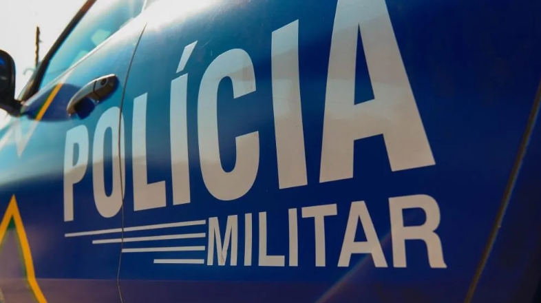 NO PESCOÇO: Homem vítima de homicídio é encontrado jogado na varanda de casa