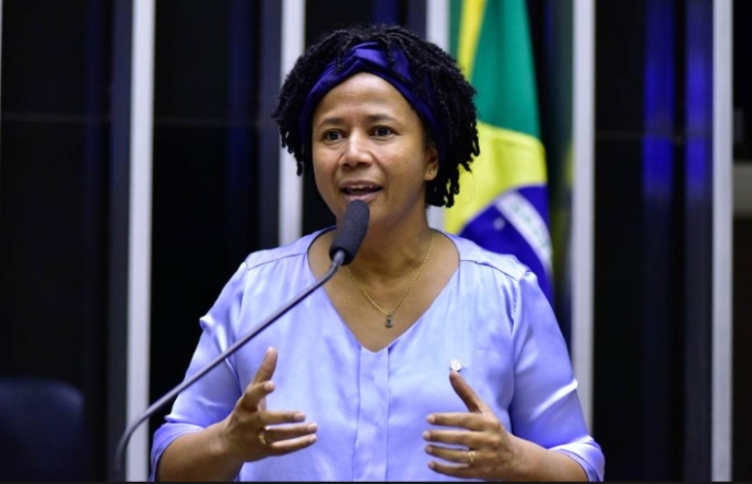 INFORMAÇÕES FALSAS: Justiça determina remoção de postagem ofensiva atacando a Sílvia Cristina