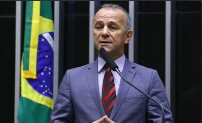 PUNIÇÃO PRÊMIO: Comissão da Câmara aprova fim aposentadoria compulsória para magistrados