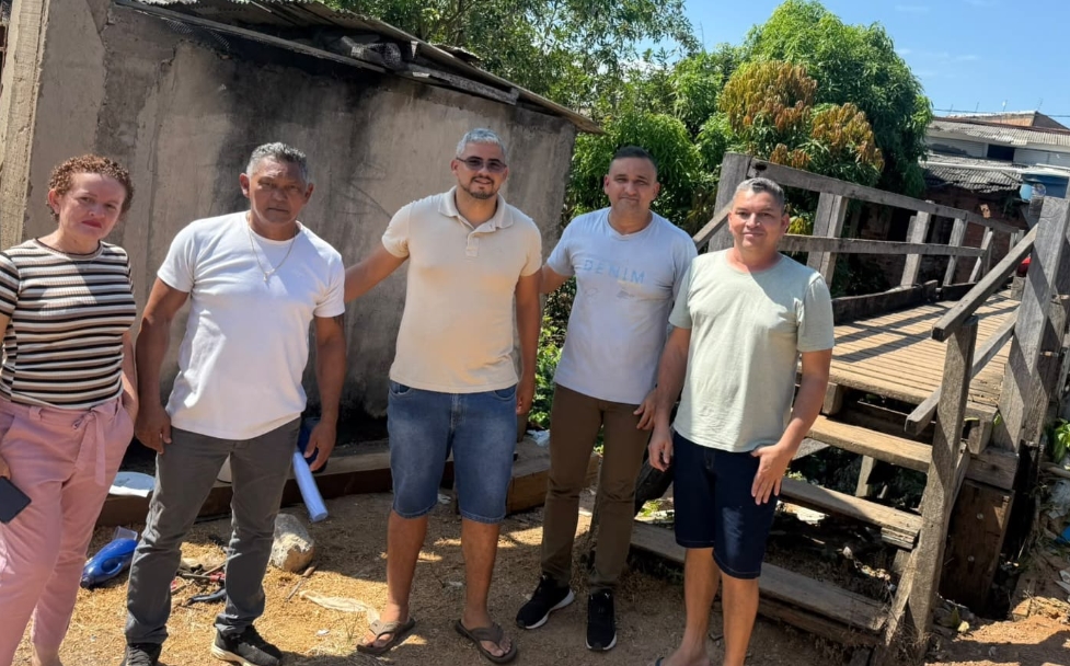 JÚNIOR QUEIROZ: Vereador acompanha recuperação de ponte no bairro Costa e Silva