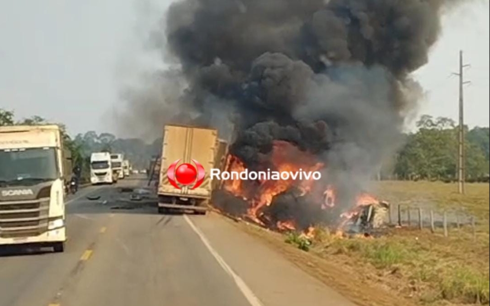 VÍDEO: Duas pessoas morrem após colisão entre carretas na BR-364