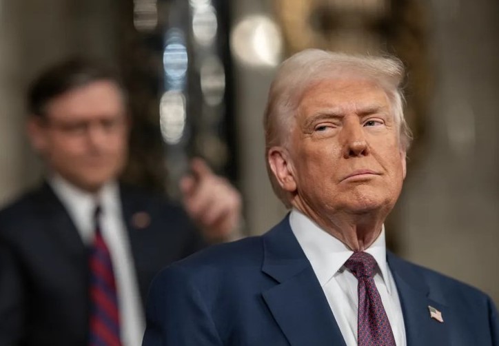 MUDANÇA: Trump recua novamente e adia início de tarifaço no Brasil